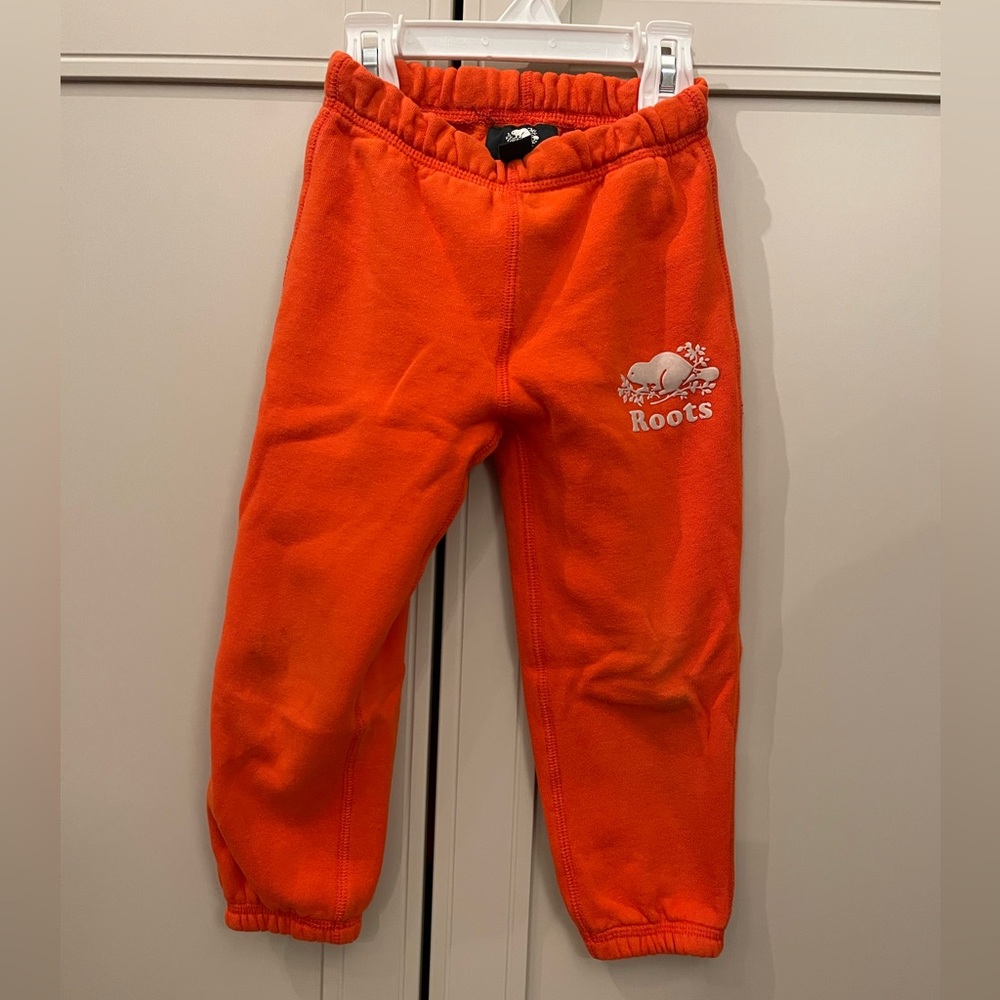 Roots sweatpants/jogger. In very good condition